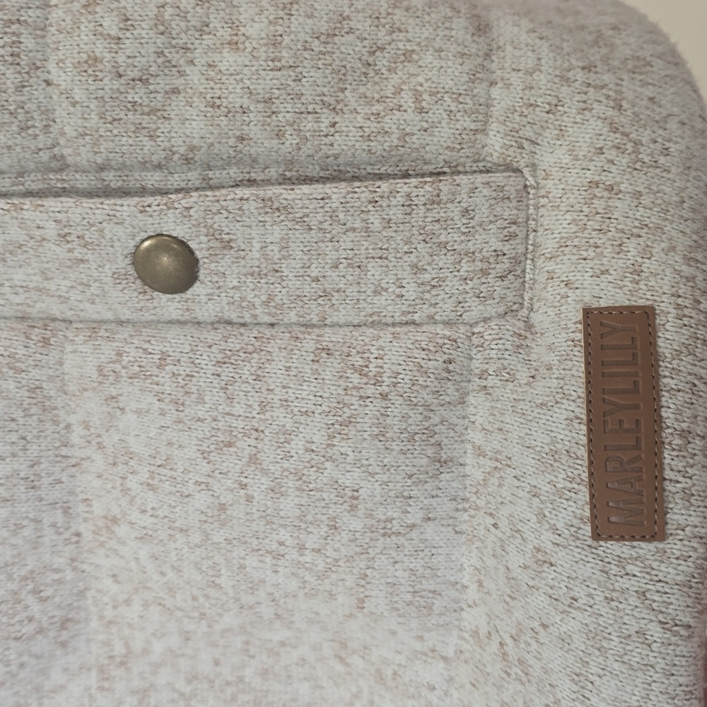 Vest With Orange Paw - Picture 4 of 5